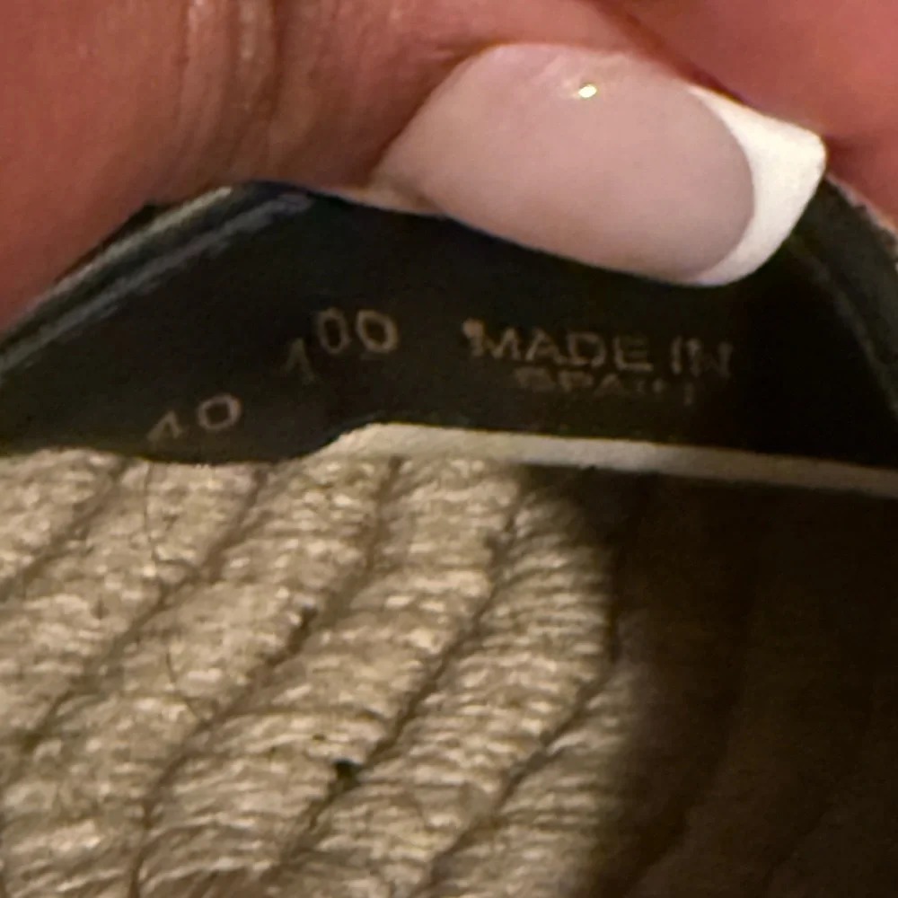 Gucci Black and Cream Espadrille Flats - Picture 4 of 7